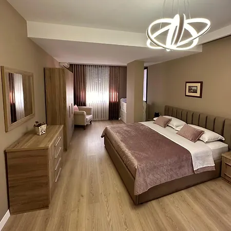 Galleria Apartment *